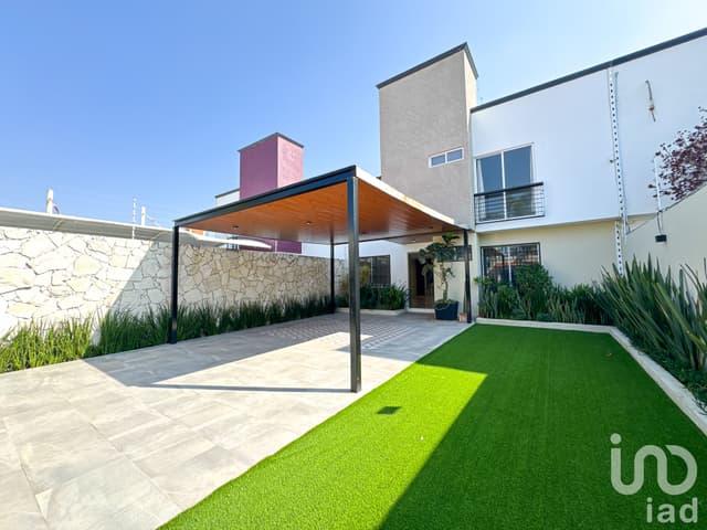 Se Vende Casa con Alberca Estilo Merida, San Juan del Rio, Queretaro