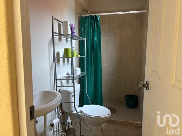 Venta de Casa en Condominio con alberca en Hacienda del Bosque Cocoyoc