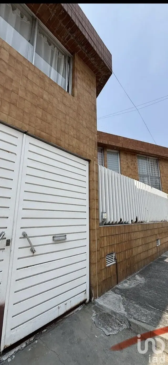 Casa en Venta con casa y departamento adicional en Colonia Electra, Tlalnepantla, Estado de México