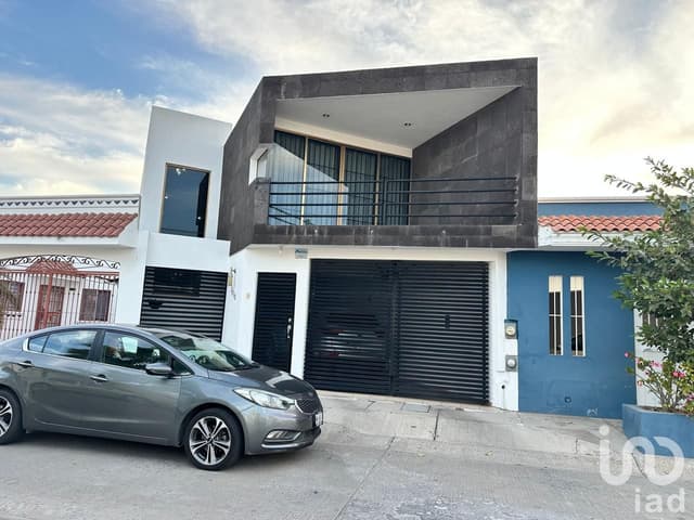 CASA EN VENTA, PASEO ALAMEDA, MAZATLÁN, SINALOA.