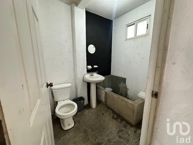 LOCAL EN VENTA JARDINES DEL BOSQUE MAZATLÁN SINALOA