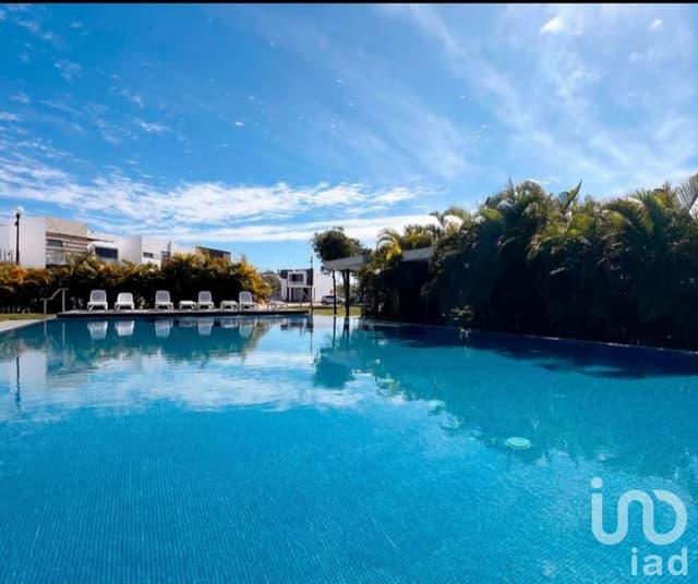 CASA DE DOS NIVELES EN VENTA EN COTO SOLES RESIDENCIAL