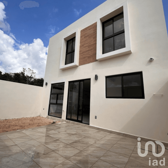 Casa Nueva en Venta en Cancún (Polígono Sur), Residencial sobre Av. La Rioja