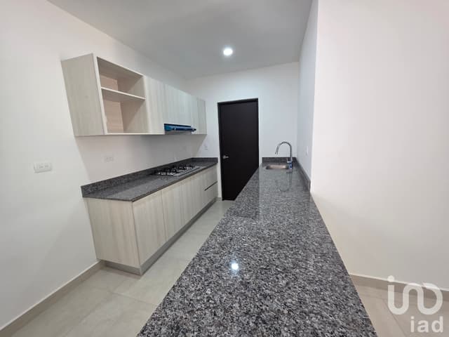 Departamento en Venta en Cancún - Planta Baja - Residencial sobre Av. Huayacán