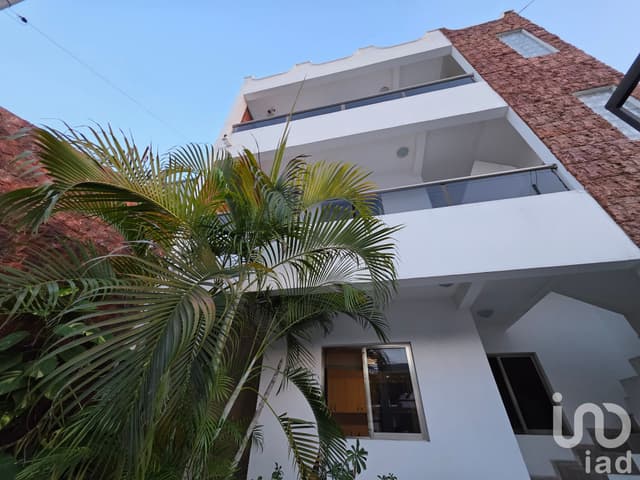 Edificio con 6 departamentos en Cancún en Venta , a 1 km del Puente Nichupté