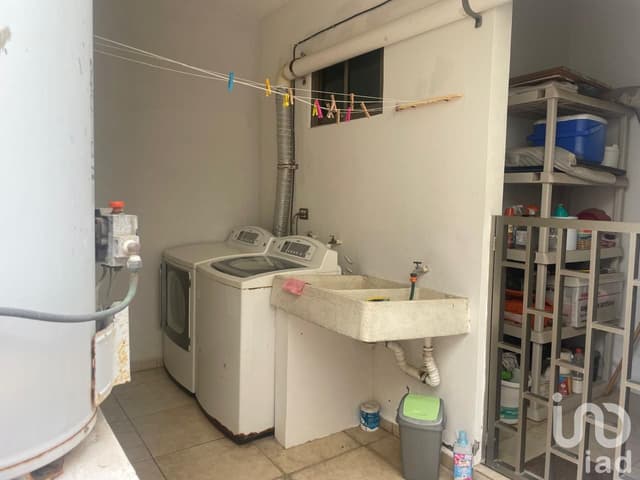 CASA EN VENTA EN LOMAS DEL SOL