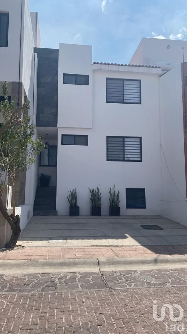 CASA EN VENTA PEDREGAL DE SCHOENSTATT SAN JUAN CORREGIDORA