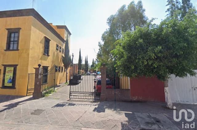 CASA EN VENTA EL PUEBLITO ZONA CENTRO PRIVADA HEROICO COLEGIO MILITAR "ATENCION INVERSIONISTAS"
