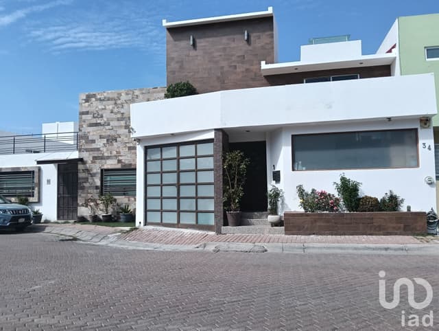 CASA EN VENTA RESIDENCIAL SAN MATEO CORREGIDORA QRO.