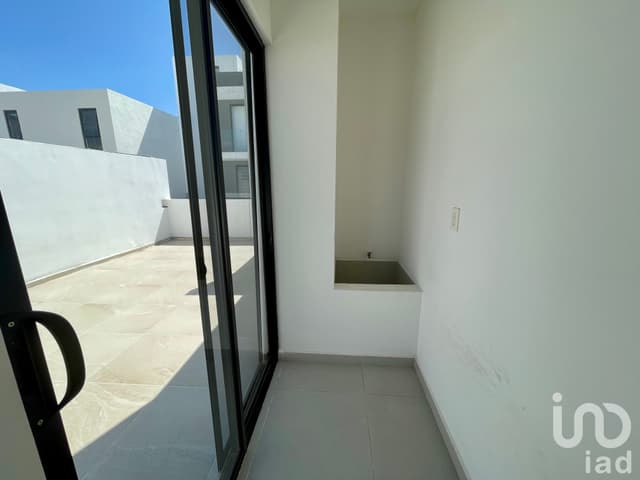 Casa en Renta 3 Recámaras Con Roof Garden en Zibatá Privada Massaro.