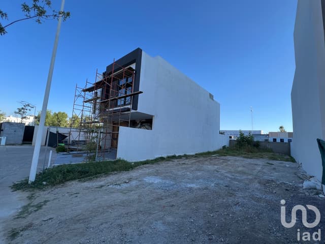 Terreno en venta en la colonia Solares, en el Municipio Zapopan, Jalisco.