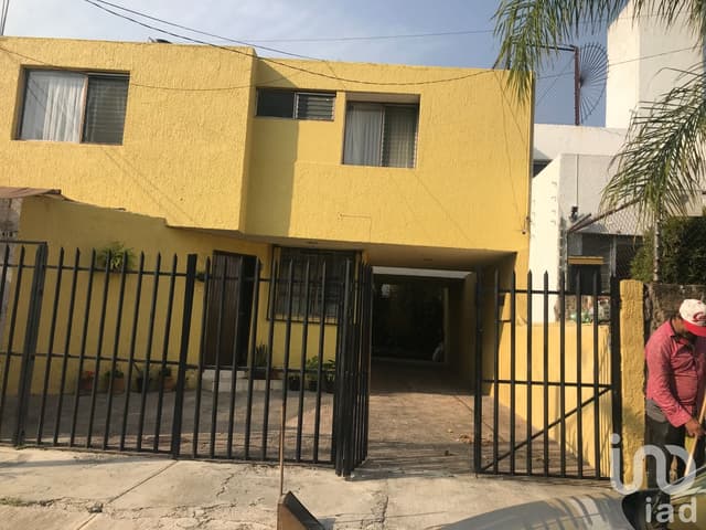 Conjunto de departamentos en Colonia Juan Manuel Vallarta