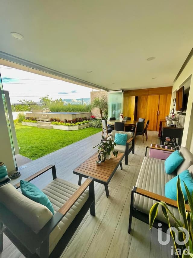 Casa en Venta en Privada Palmira Tinguindin Cuernavaca Mor