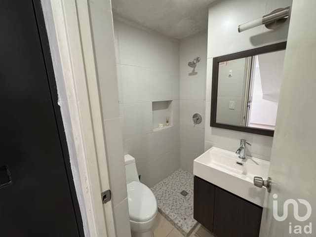 Venta de Departamento de 2 niveles en Villa Dorada.