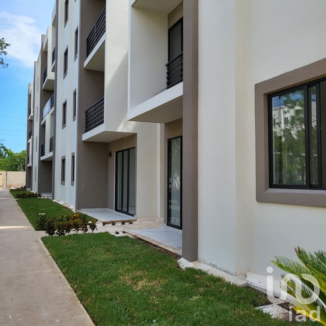 DEPARTAMENTO EN VENTA EN AV. HUAYACAN SUR CANCUN QUINTANA ROO