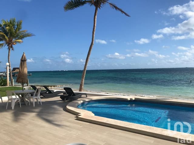 DEPARTAMENTO AMUEBLADO EN RENTA A PIE DE PLAYA PUERTO JUAREZ CANCUN