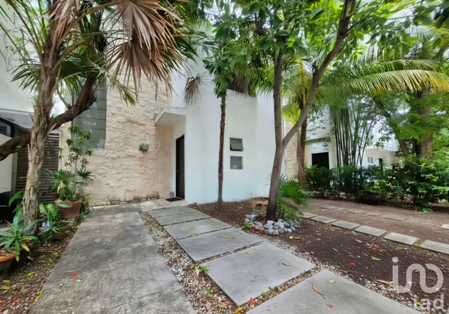 CASA EN VENTA POLÍGONO SUR JADE RESIDENCIAL
