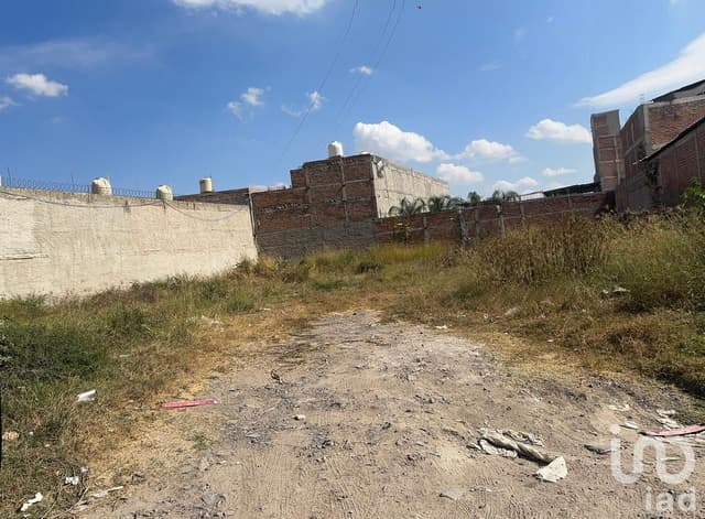 Terreno en venta frente a CUTONALA