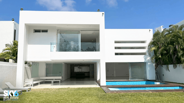 Casa de lujo en Villa Magna: Exclusividad, Seguridad y Confort en Cada Rincón